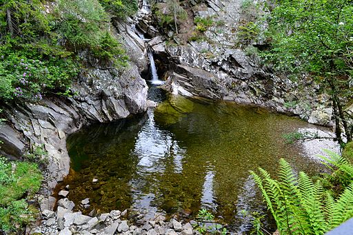 Pool_on_the_Bruar_-_panoramio